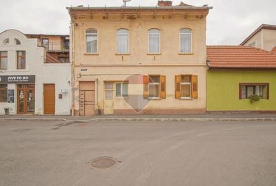 Garsonieră decomandată în Brașovul Vechi