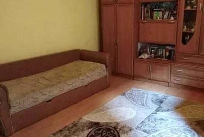 Casă cu 3 camere cu Teren 300 Mp în Semicentral - 1