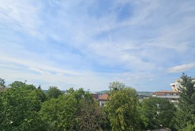 Apartament cu 3 camere decomandat în Central - 9