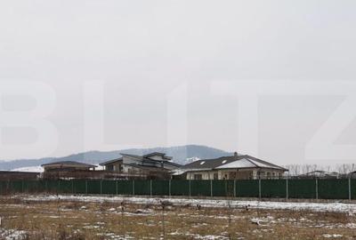 Teren de 1100 mp, în Unirea