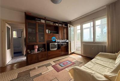Apartament cu 3 camere semidecomandat în Tătărași