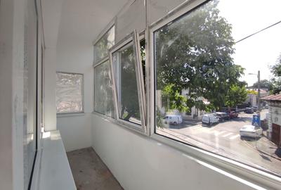 Apartament cu 4 camere decomandat în Calea Călărașilor