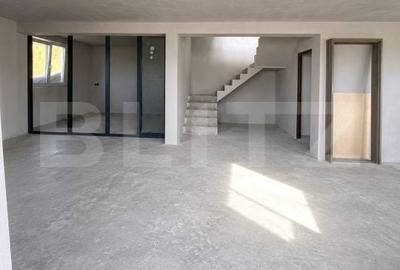 Casă cu 4 camere cu Teren 2900 Mp în Monor