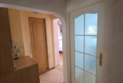 Apartament cu 4 camere semidecomandat în Orizont