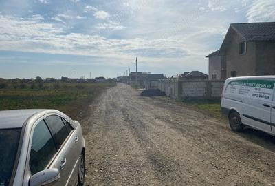 Teren de 3700 mp, în Mărăcineni - 1
