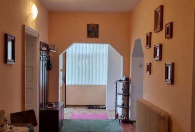 Casă cu 4 camere în Urluiești - 3