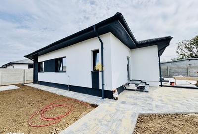 Casă cu 4 camere cu Teren 370 Mp în Clinceni