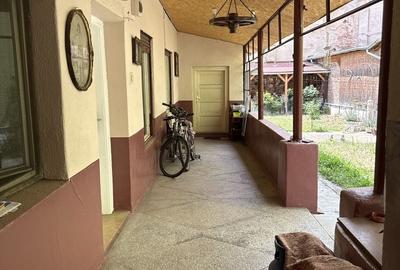 Casă cu 4 camere în Central - 3