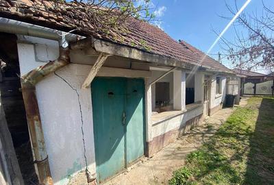 Casă cu 3 camere cu Teren 532 Mp în Est