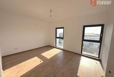 Duplex cu 5 camere cu Canalizare în Urseni