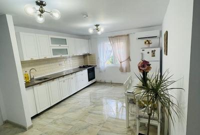 Apartament cu 2 camere decomandat în Rovine