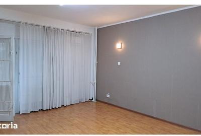 Apartament cu 3 camere în Decebal