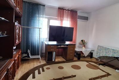 Apartament cu 3 camere decomandat, mobilat în Unirii