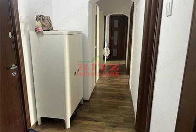 Apartament cu 3 camere decomandat în - 4