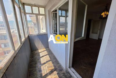 Apartament cu 3 camere decomandat în Cetate - 2