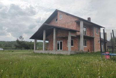 Casă cu 4 camere în Lăpuș - 1