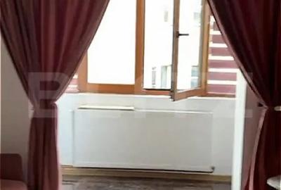 Apartament cu 3 camere decomandat în Democrației