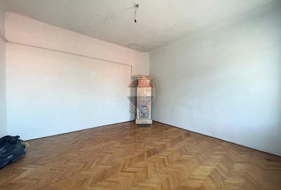 Casă cu 3 camere cu Teren 140 Mp în Central