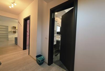 Apartament cu 3 camere decomandat în Roșu