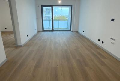 Apartament cu 3 camere semidecomandat în Lipovei