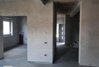 Casă cu 4 camere în Remetea Mare