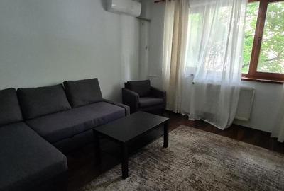 Apartament cu 2 camere decomandat în Cișmigiu