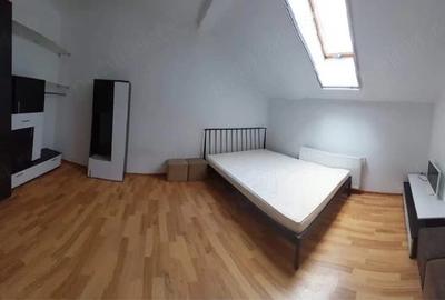 Apartament cu 2 camere decomandat în Girocului