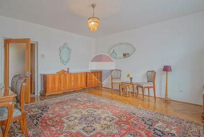 Apartament cu 3 camere decomandat în Blumăna