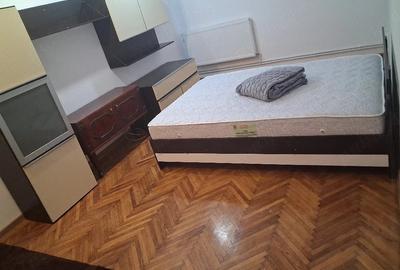 Apartament cu 3 camere nedecomandat în Central - 3