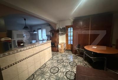Apartament cu 4 camere decomandat, mobilat în Micro 3