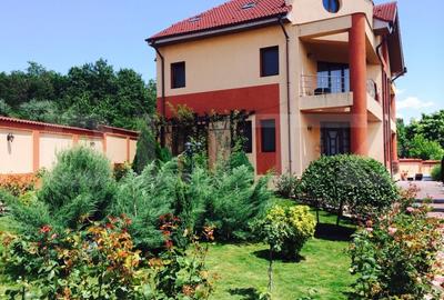 Casă individuală cu 6 camere cu Canalizare în Est