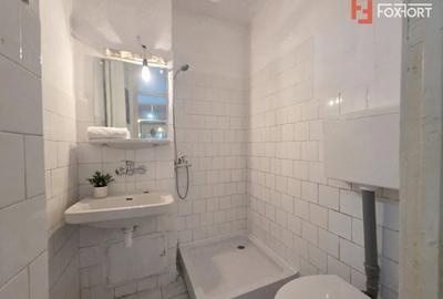 Apartament cu 4 camere semidecomandat în Micălaca