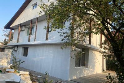 Casă individuală cu 7 camere cu Canalizare în Central - 2