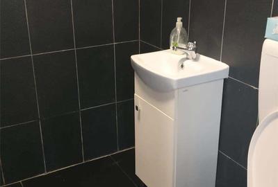 Spațiu comercial, de 42 mp, în Central - 3
