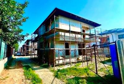 Casă cu 4 camere decomandat în Central