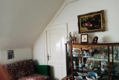Apartament cu 4 camere semidecomandat în Central