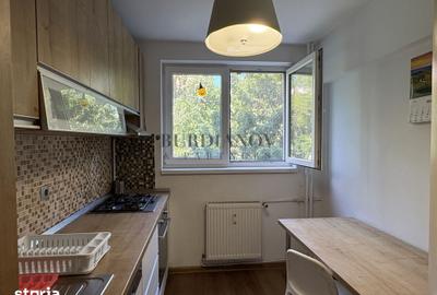 Apartament cu 3 camere semidecomandat în Titan
