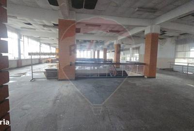 Spațiu comercial, de 759 mp, în Central - 1