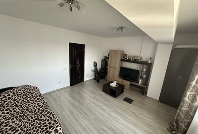 Apartament cu 3 camere decomandat, mobilat în Berceni