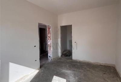Casă cu 3 camere cu Teren 300 Mp în Moșnița Nouă
