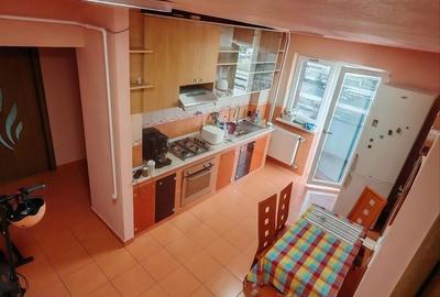 Apartament cu 3 camere decomandat în Central - 4