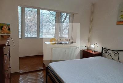Apartament cu 2 camere decomandat, mobilat în Apusului