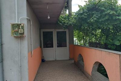 Casă cu 4 camere în Vadu Părului - 3