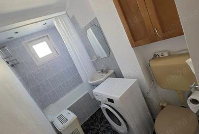 Apartament cu 3 camere semidecomandat în Micro III - 8