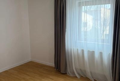 Casă cu 5 camere cu Teren 200 Mp în Central