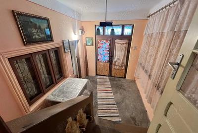 Casă cu 6 camere cu Teren 2267 Mp în Diculești - 8