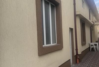 Casă cu 5 camere cu Teren 334 Mp în Calea București - 2