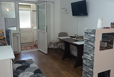 Apartament cu 2 camere decomandat în Buzaului