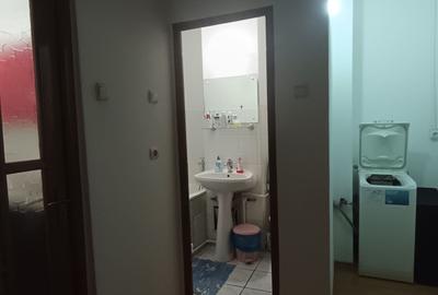 Garsonieră decomandată în Calea București