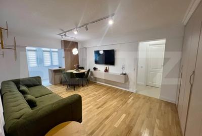 Apartament cu 3 camere semidecomandat în Central